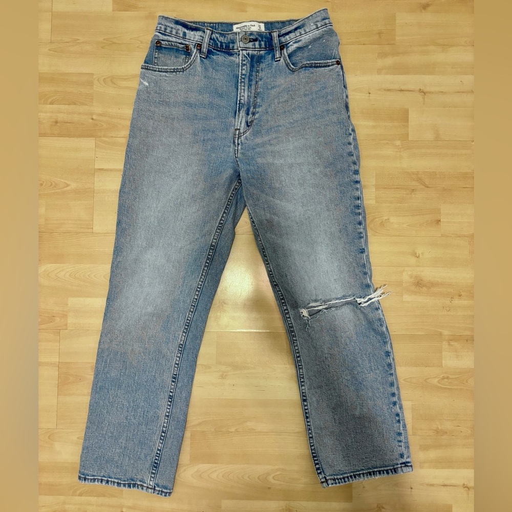 Abercrombie & Fitch The Ankle Straight- Ultra Highrise Curve Love